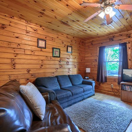 Blue Rose Cabins - Pine Ridge Cabin Logan Buitenkant foto