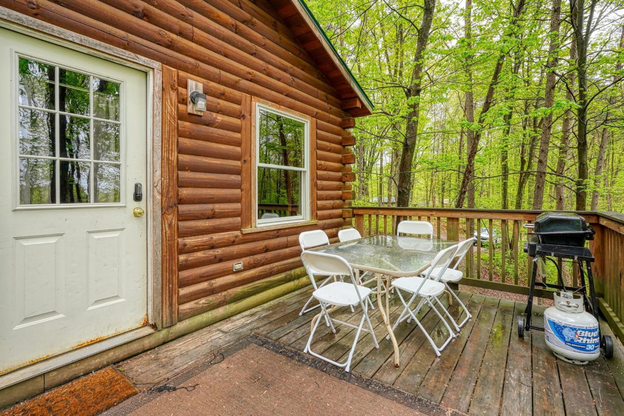 Blue Rose Cabins - Pine Ridge Cabin Logan Buitenkant foto