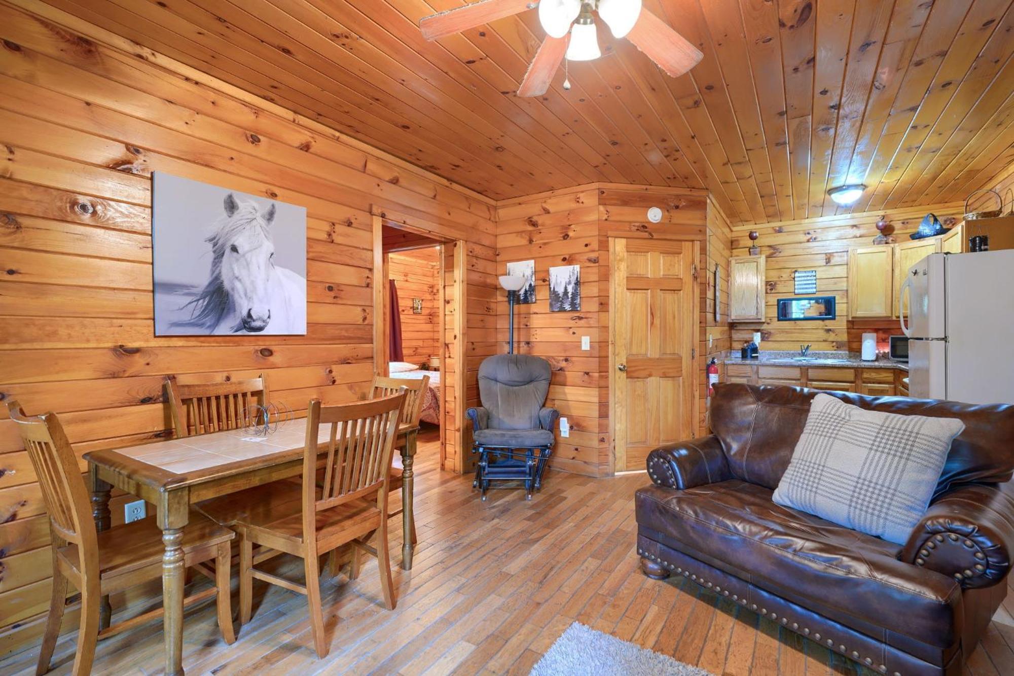 Blue Rose Cabins - Pine Ridge Cabin Logan Buitenkant foto
