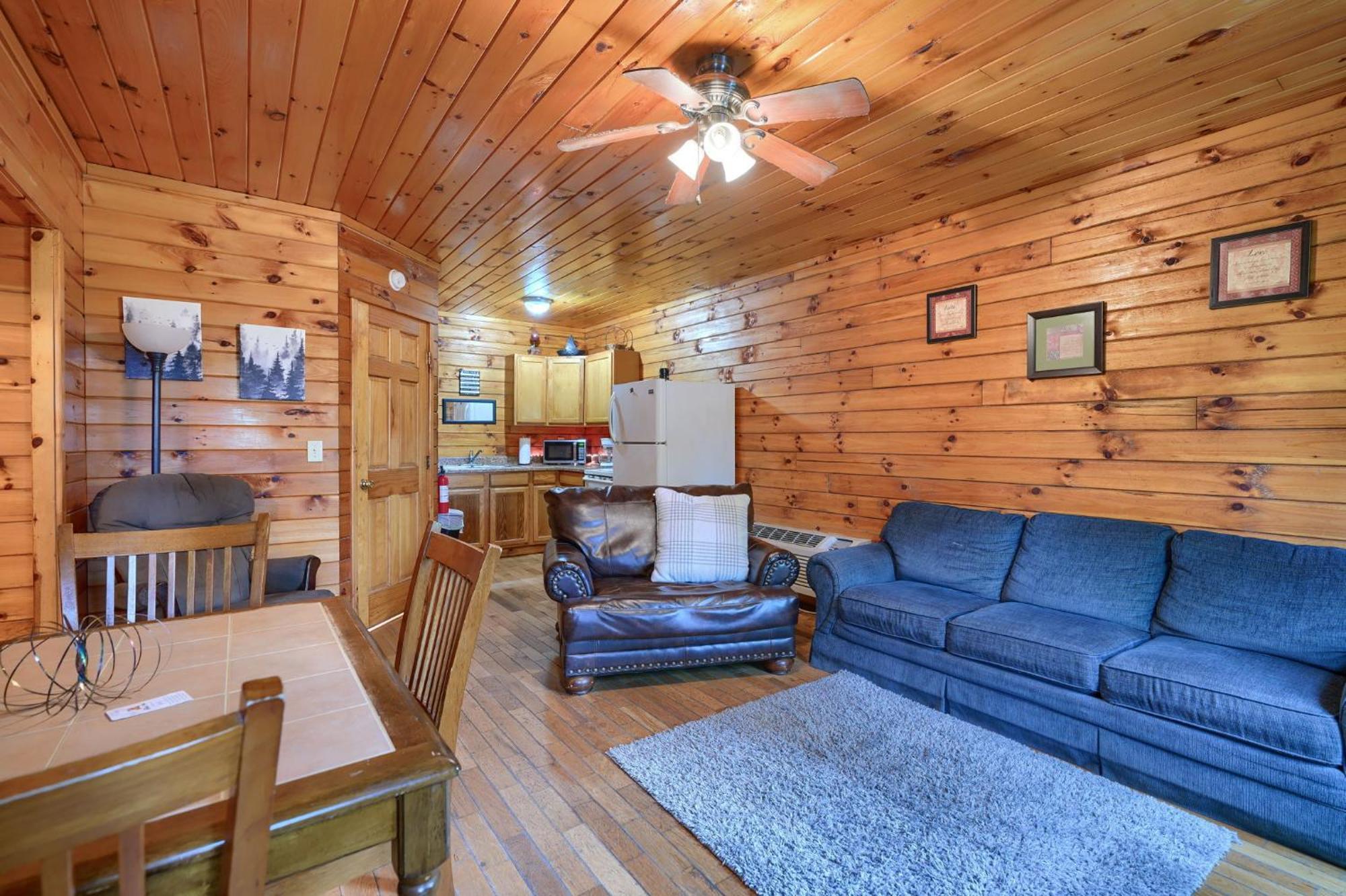 Blue Rose Cabins - Pine Ridge Cabin Logan Buitenkant foto