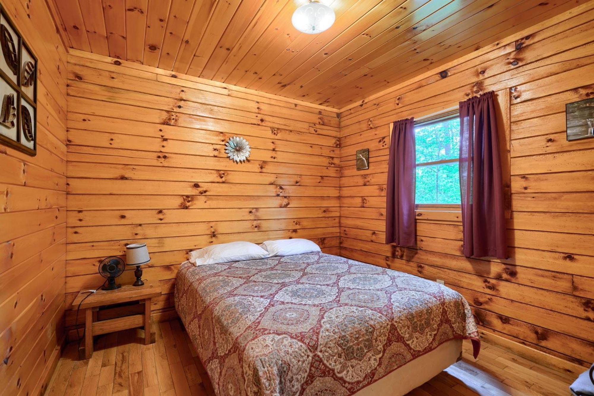 Blue Rose Cabins - Pine Ridge Cabin Logan Buitenkant foto